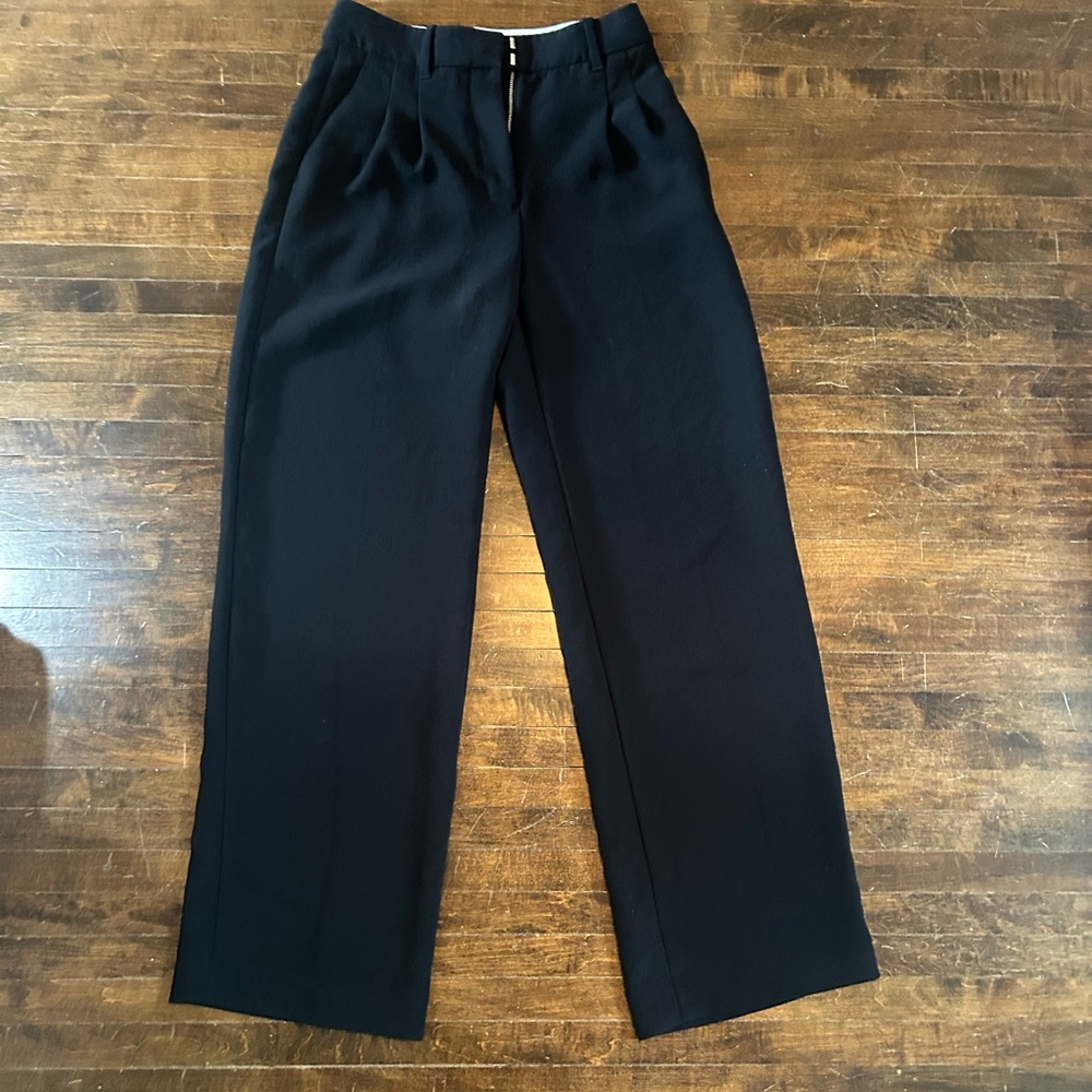 ARITZIA Effortless Pants